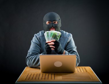 Euro para tutan mutlu cybercriminal adam