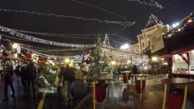 Noel'de Kızıl Meydan adil