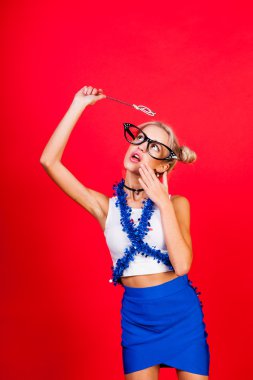 Genç güzel kız iyi eğlenceler