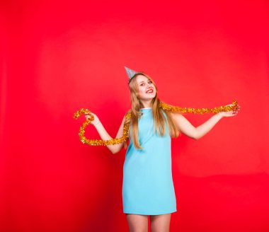 Genç güzel kız iyi eğlenceler