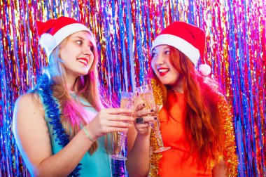 Genç güzel kız iyi eğlenceler