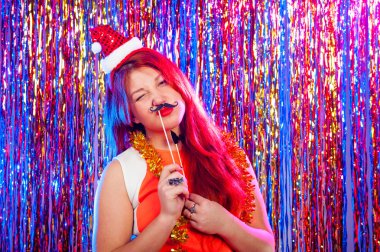 Genç güzel kız iyi eğlenceler