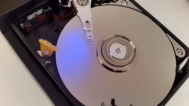 Внутри рабочей жесткий диск макрос — стоковое видео
