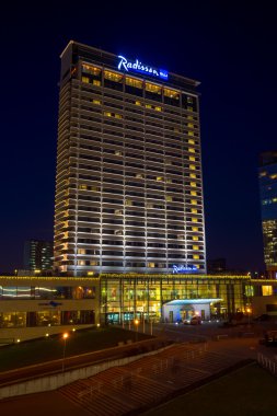 Radisson Blue hotel geceleri