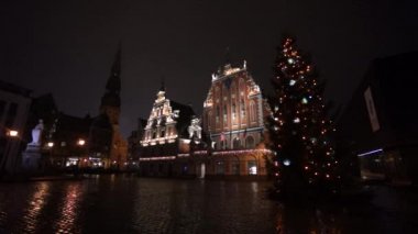 Işıklandırılmış ev gece siyah nokta