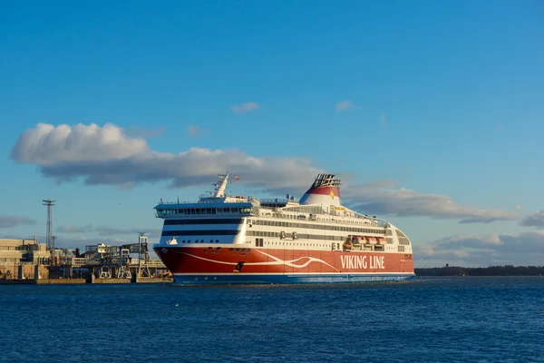 Viking Line veerboot dokken in de haven — Stockfoto
