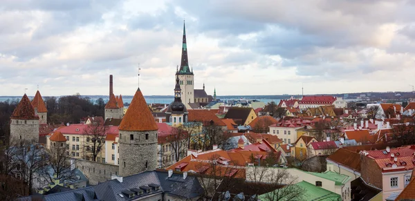 Таллинн, ландшафт старого города Эстонии — стоковое фото