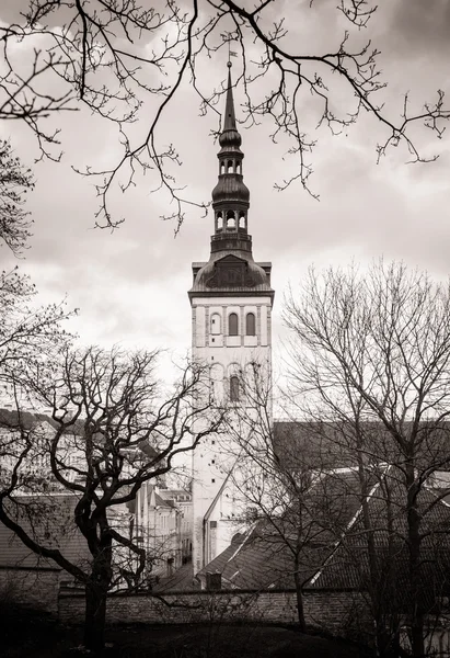 Medieval tower in old Tallinn city — Stock Photo, Image