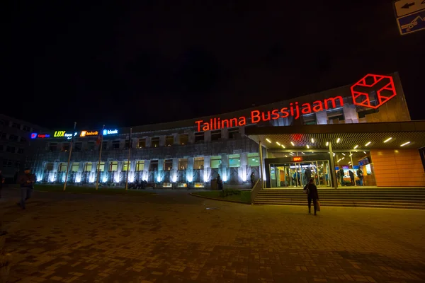 Gare routière de la ville la nuit — Photo