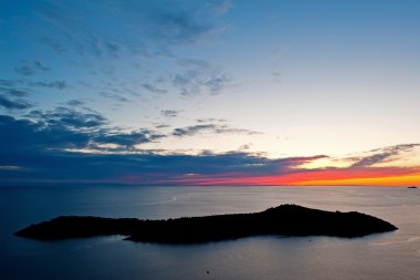 Gün batımında Lokrum Adası