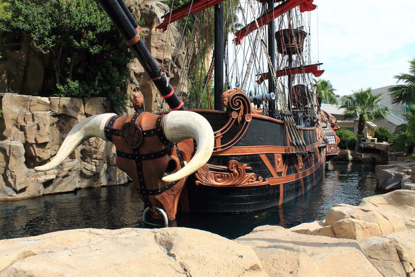 Лас-Вегас - Treasure Island Hotel
