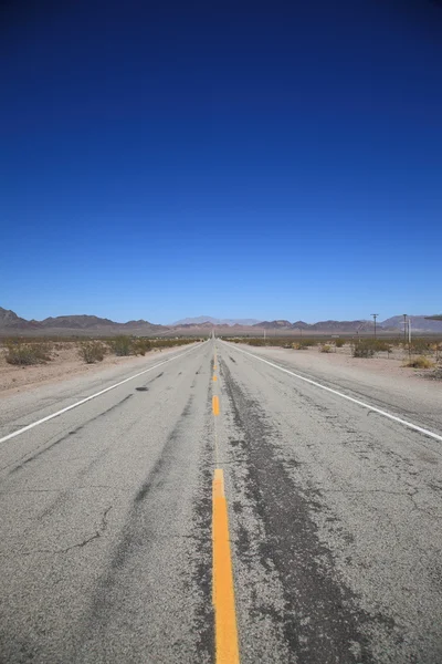 Estrada do deserto no sudoeste — Fotografia de Stock
