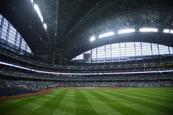 Miller park - milwaukee brauer — Stockfoto