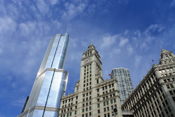 Wrigley épület és a Trump Tower — Stock Fotó