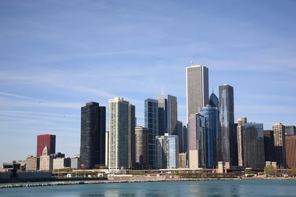 Chicago Skyline aan Lake Michigan — Stockfoto