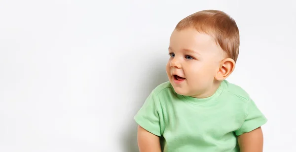 Lindo bebé feliz niño sobre blanco — Foto de Stock