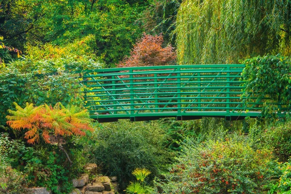 Мост Цветочный сад — стоковое фото