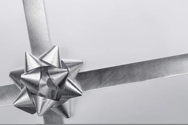 Silver ribbon bow — Stock Photo, Image
