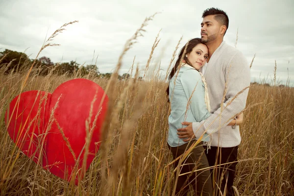 Feliz pareja enamorada. — Foto de Stock