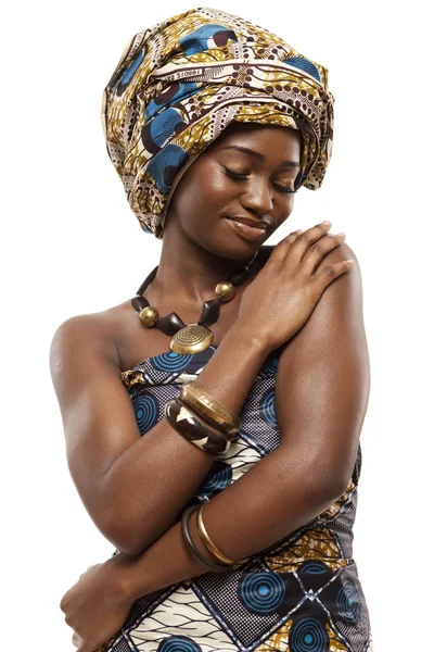 Hermosa modelo de moda africana en vestido tradicional . — Foto de Stock