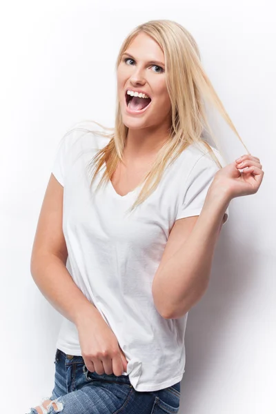 흰 셔츠에 행복 한 여자. — 스톡 사진