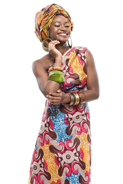Afrika moda model beyaz arka plan üzerinde.