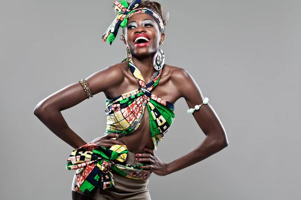 Modelo de moda afro-americano . — Fotografia de Stock