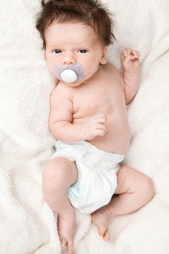 Bebe Garcon Mignon Aux Cheveux Fonces Image Libre De Droit Par Mirmoor C