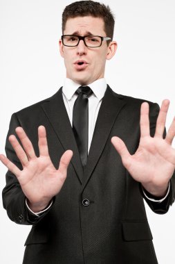 İşadamı siyah elbiseli 