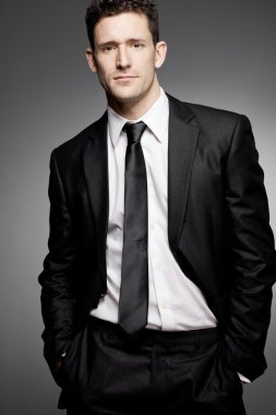 genç yakışıklı işadamı.