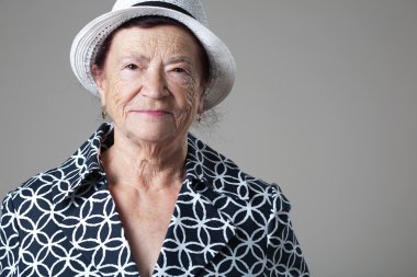 Güzel emekli mutlu kadın kıdemli.