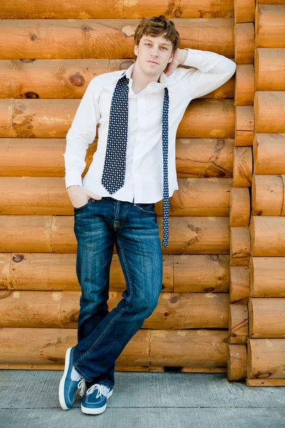 Yakışıklı erkek gömlek yorgunluk.