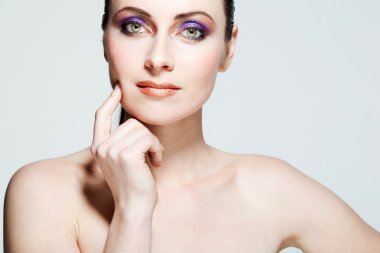 güzel bir genç kadın mükemmel bir cilt.