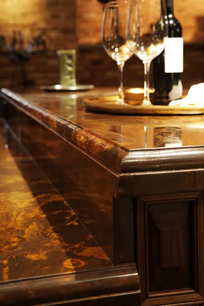 Detail of granite counter tops and wood kitchen furniture. — Stock Photo, Image