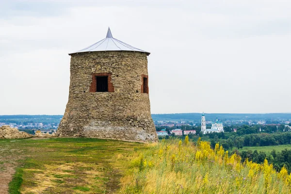 Torre en el asentamiento de elabuga — Foto de Stock