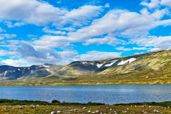 See Und Gebirge Subpolaren Ural Einem Sommertag — Stockfoto