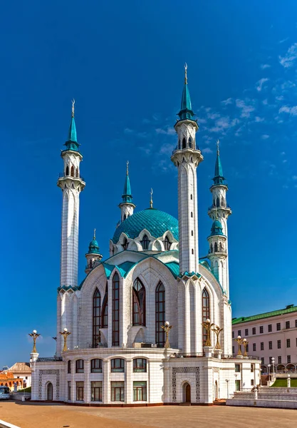 Kul sharif Moschee im Kasan Kreml an einem sonnigen Sommertag — Stockfoto