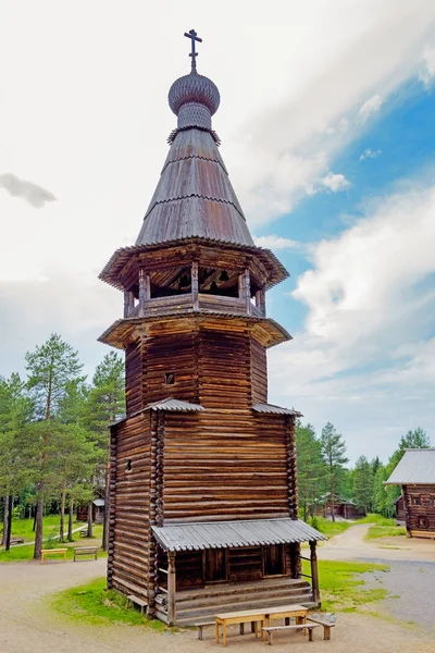 Деревянная колокольня — стоковое фото