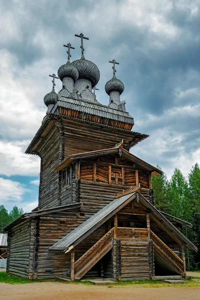 Dřevěný kostel — Stock fotografie