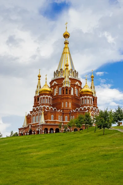 Saint michaels kathedraal in Izjevsk — Stockfoto