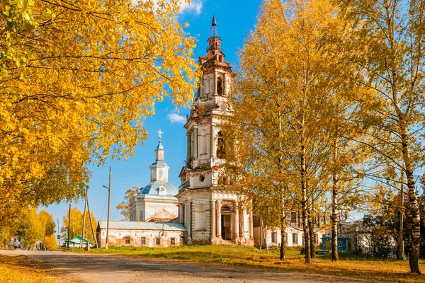 Церковь в Среднеевкино — стоковое фото