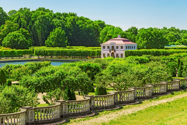 Palacio de Marly Peterhof — Foto de Stock