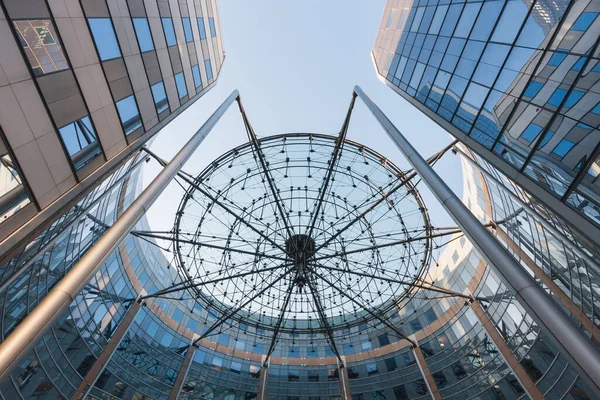 Place Ronde in the modern business region of La Defense — Stock Photo, Image