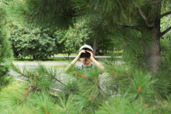 Cute Little Boy Playing Binocular — Stock Photo, Image