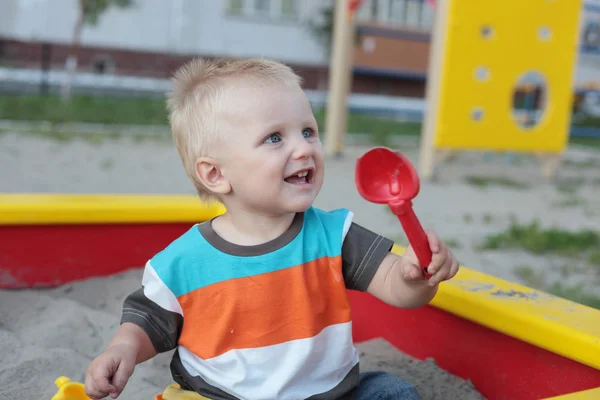 Schattige kleine baby — Stockfoto