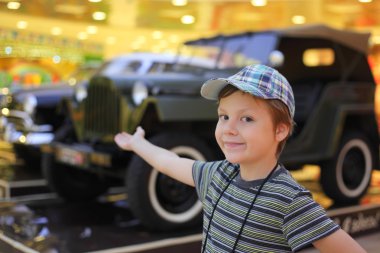 Şirin küçük çocuk.