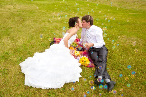 Matrimonio de pareja joven —  Fotos de Stock