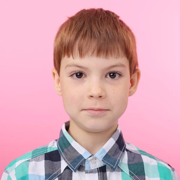 Pequeno menino bonito — Fotografia de Stock