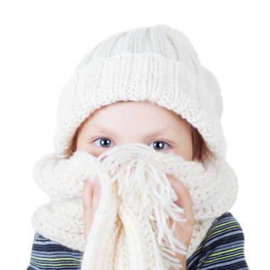 Çocuk örgü şapka ve atkı