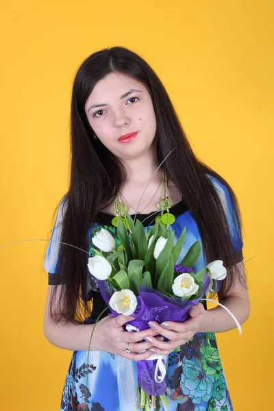 Meisje met de bloemen — Stockfoto